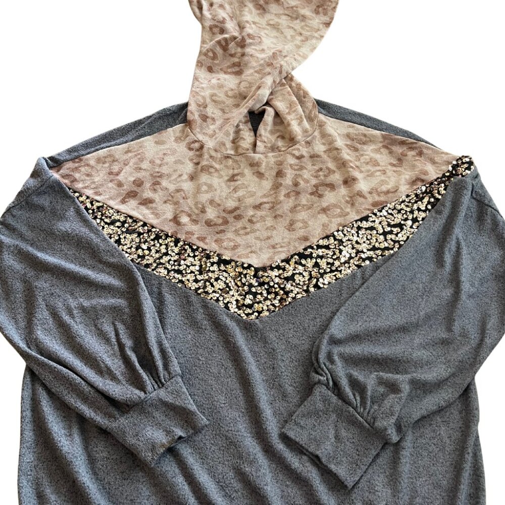 Lovely Melody Women’s Hooded Sweater – Size L